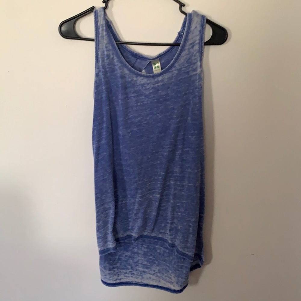 blue tank top!!